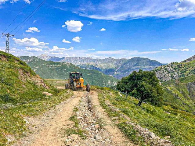 Kozluk’ta Kış Yolu Çalışmaları