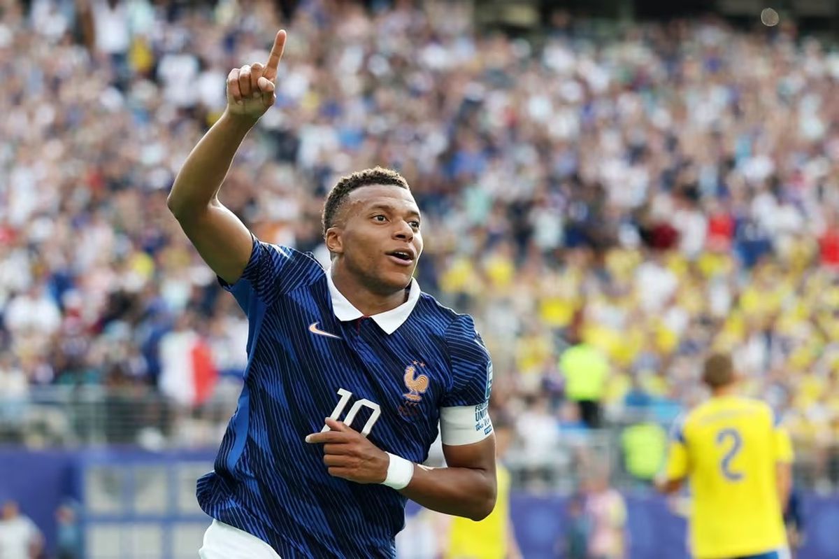 Mbappe, Dünya Kupası\'nda Messi\'yi Yakaladı