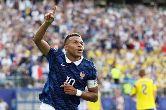 Mbappe, Dünya Kupası’nda Messi’yi Yakaladı