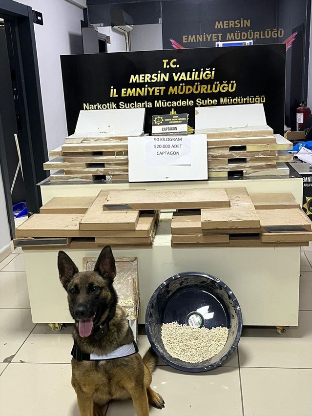 Mersin’de 520 Bin Uyuşturucu Hap Ele Geçirildi
