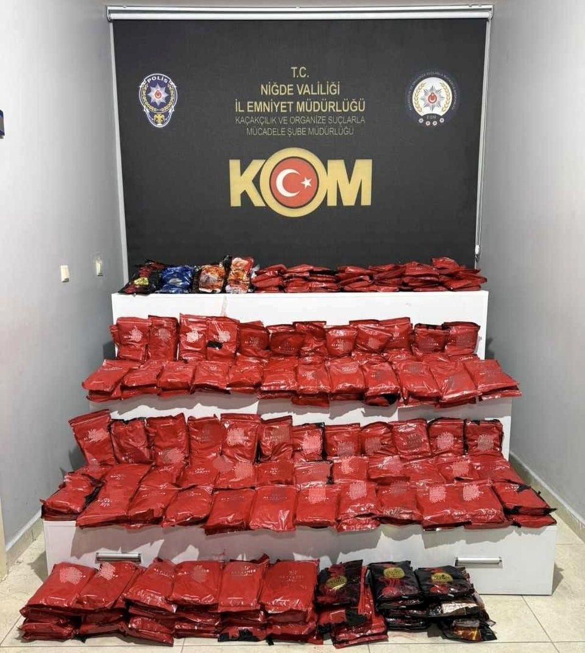 Niğde\'de Kaçak Nargile Tütünü Operasyonu