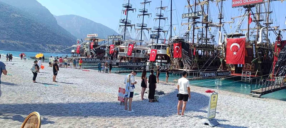 Ölüdeniz\'de Denizcilik Bayramı Coşkuyla Kutlandı