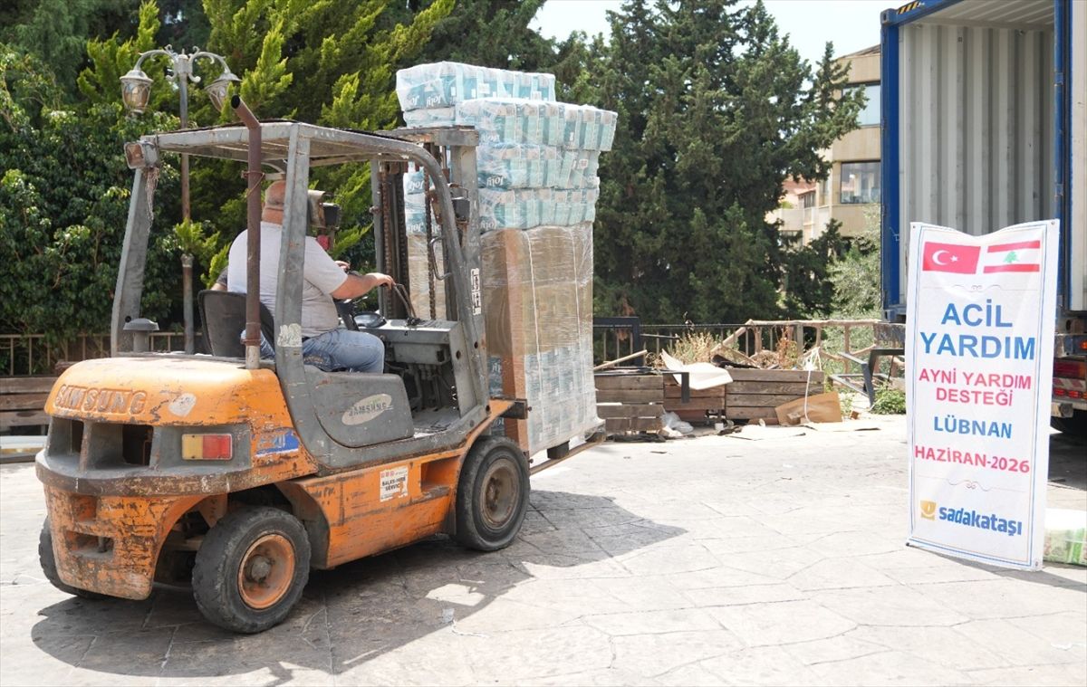 Lübnan\'a 30 Konteyner İnsani Yardım