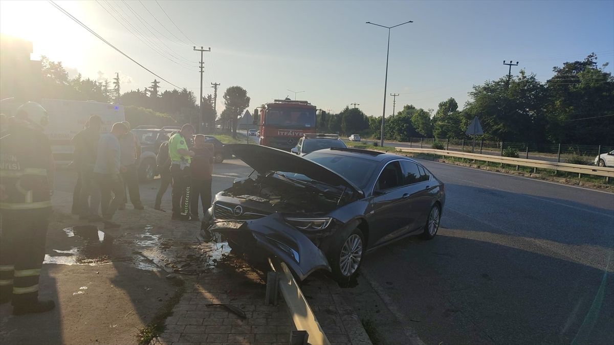 Samsun\'da Trafik Kazası: 2 Yaralı