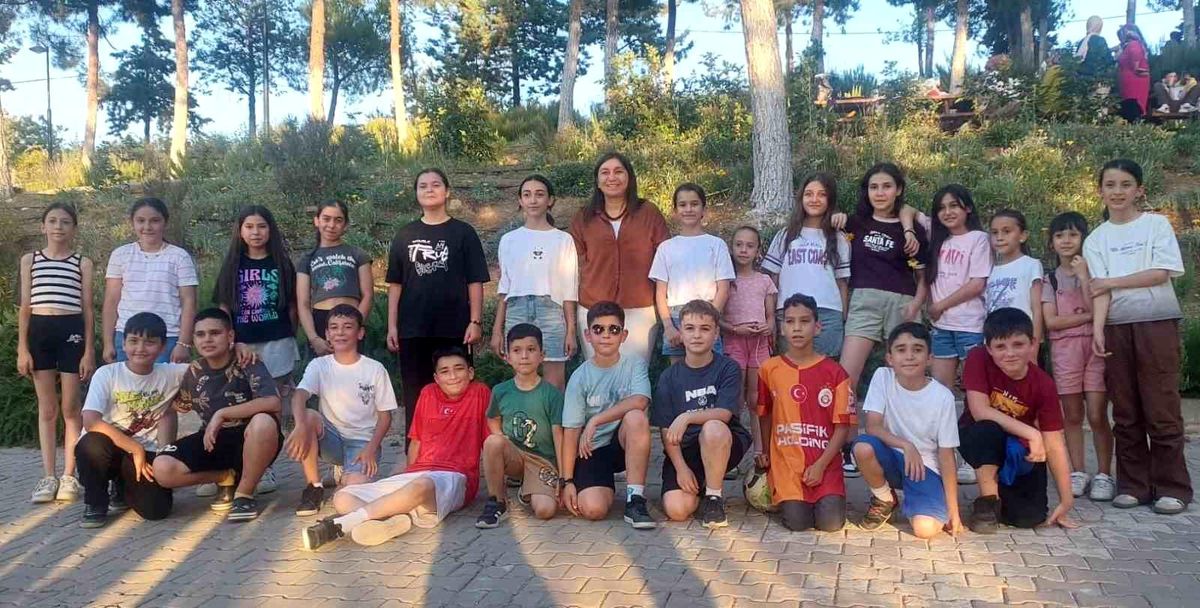 Öğretmen ve Eski Öğrencilerinden Nostalji Buluşması