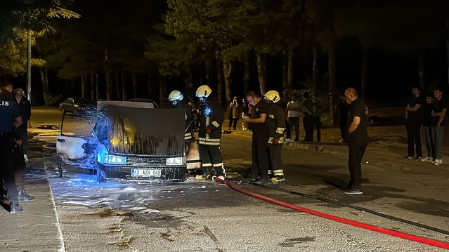 Seydişehir’de Park Halindeki Araçta Yangın