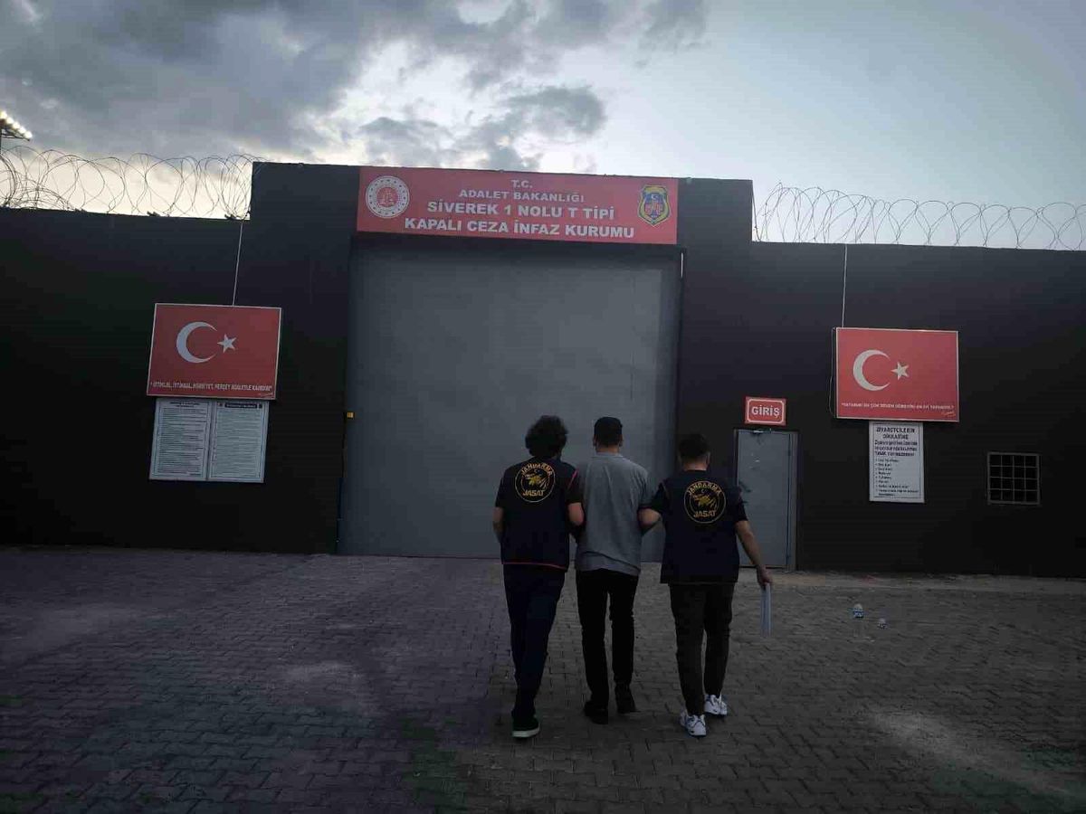 Şanlıurfa\'da Aranan Dolandırıcı Yakalandı