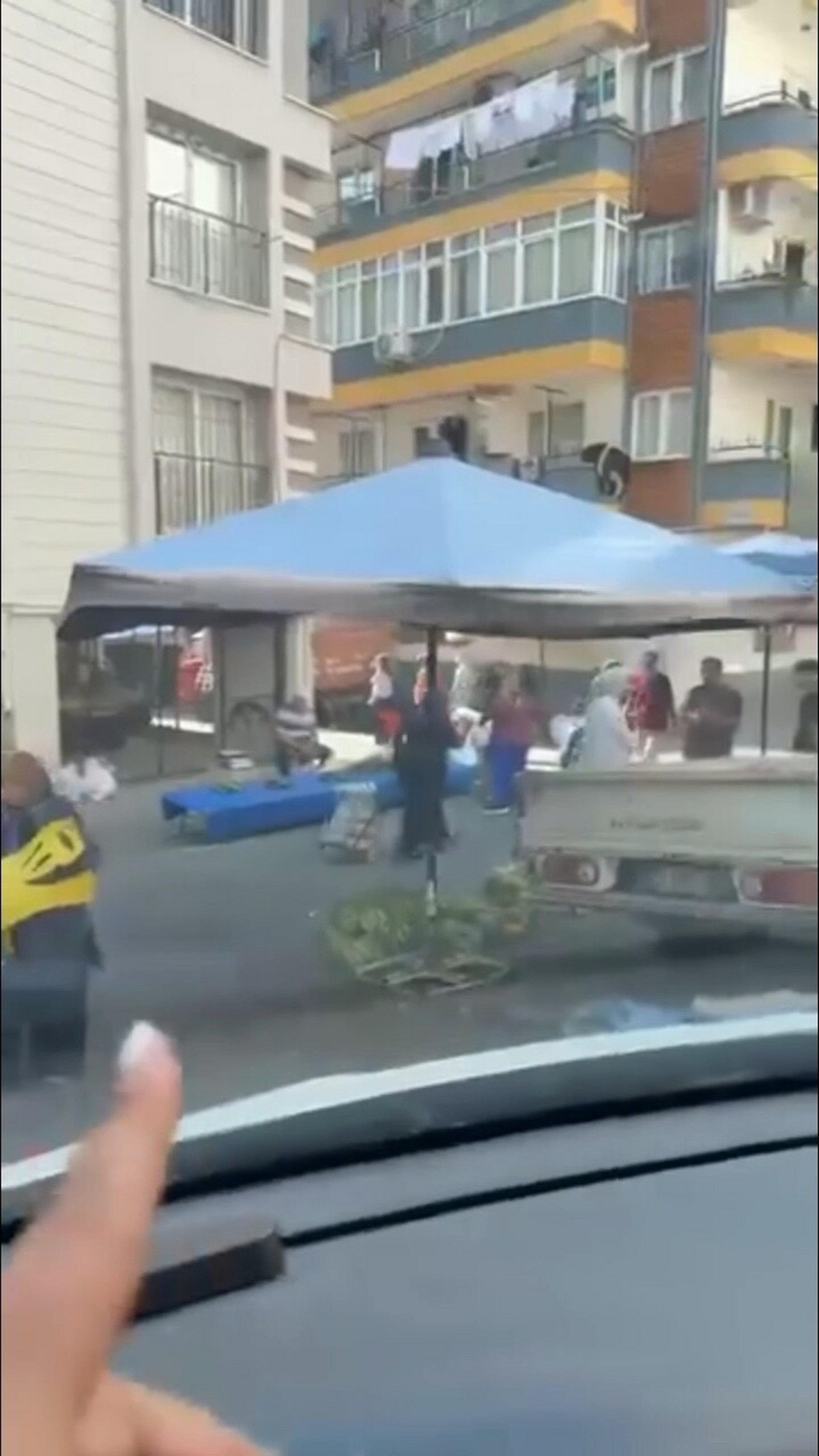 Kadın Sürücü Karpuzları Ezdikten Sonra Kaçtı
