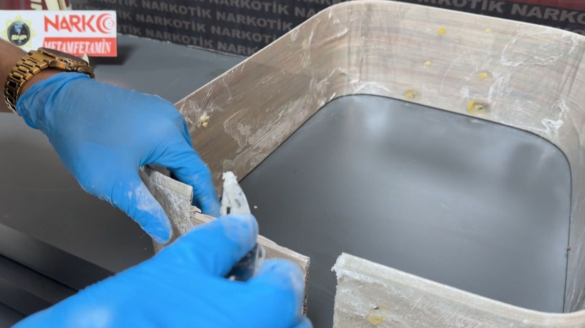 Batman\'da Narkotik Operasyonu: 966 Gram Metamfetamin Ele Geçirildi