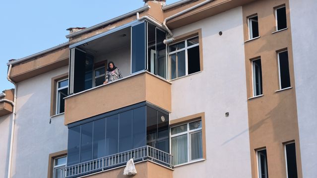 Yanan Evde Duman ve Yavruları Kurtarıldı