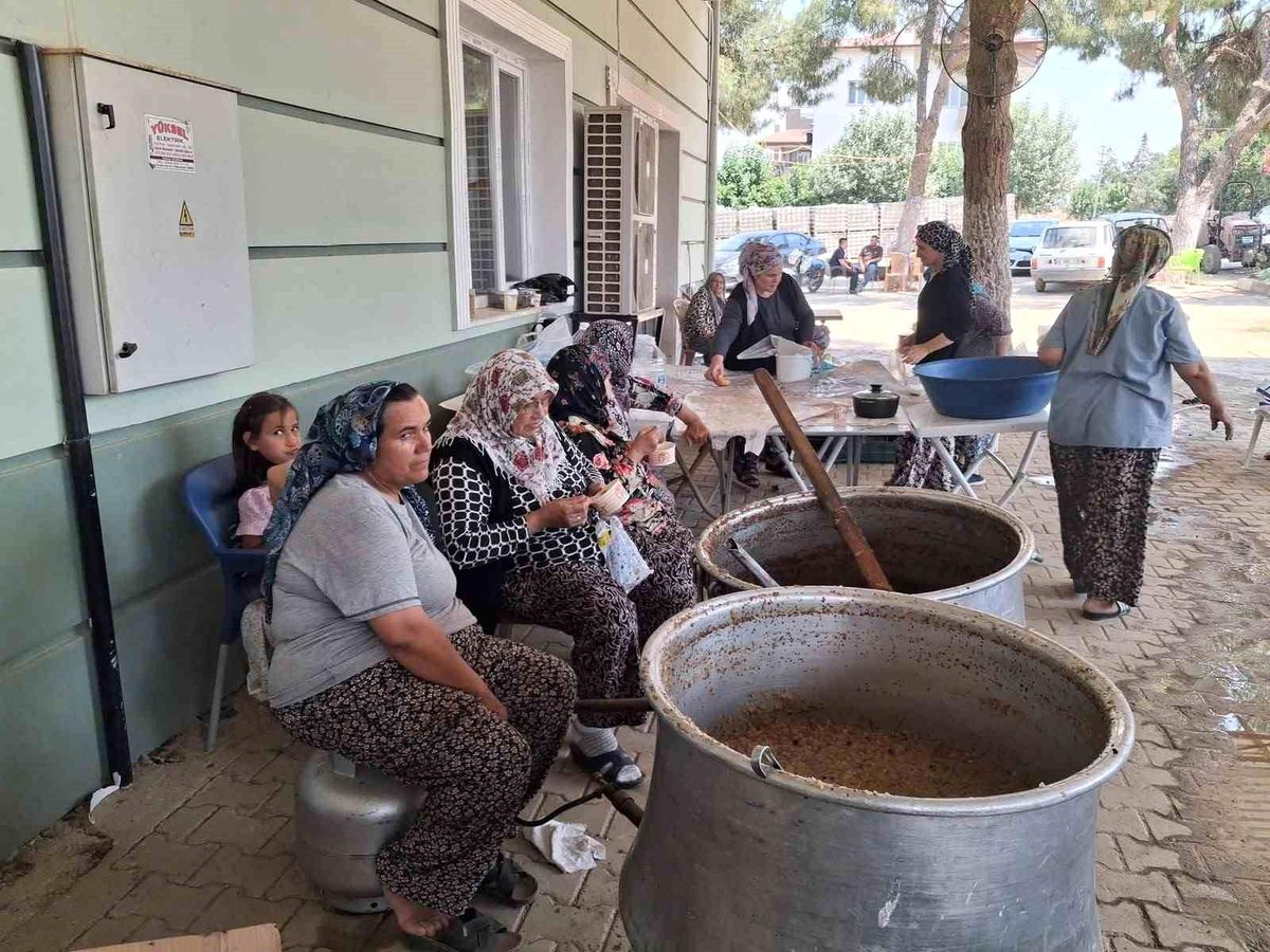 Çimentepe\'de Aşure Hayrı Coşkusu