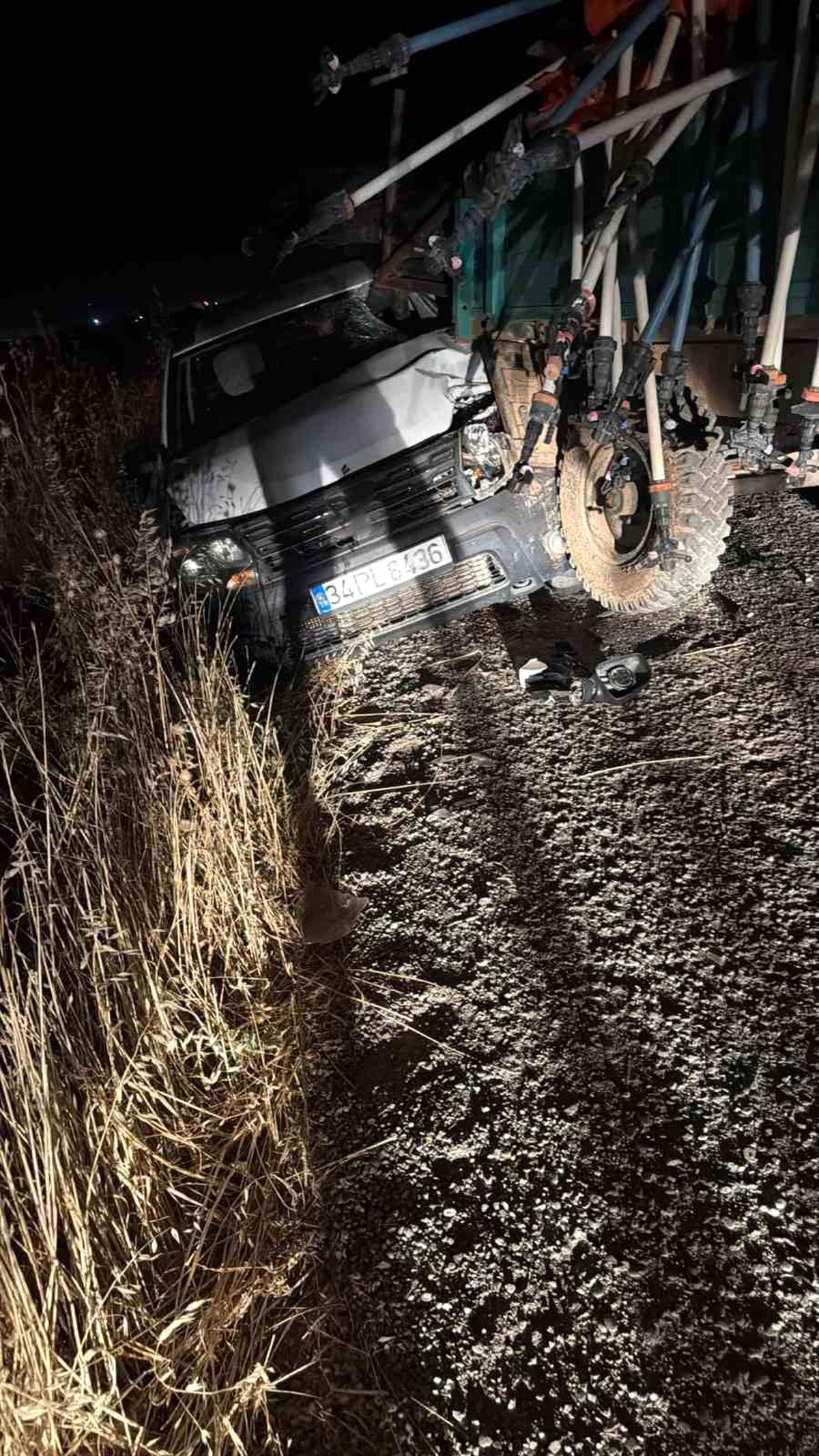 Diyarbakır\'da Otomobil Traktöre Çarptı: 1 Yaralı
