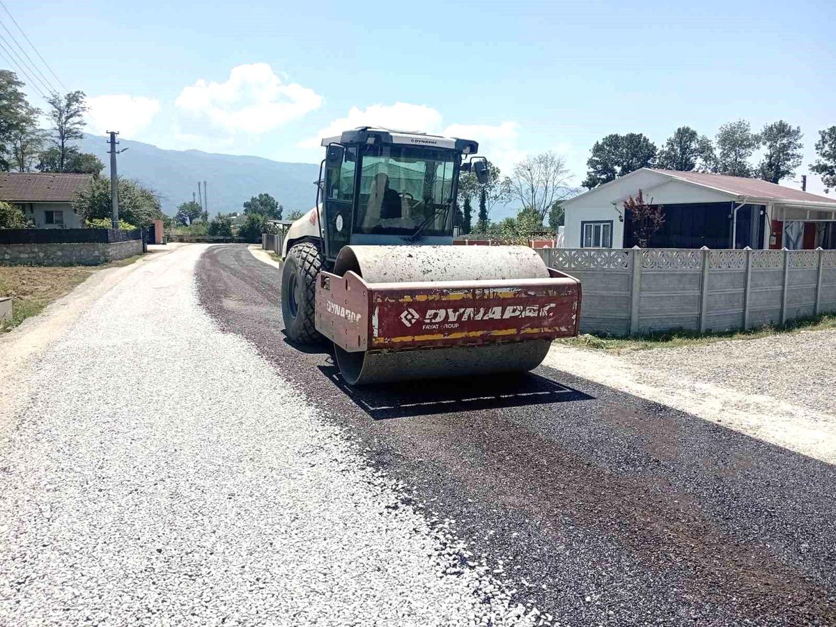 Küçükahmetler Köyü Yolu Yenilendi