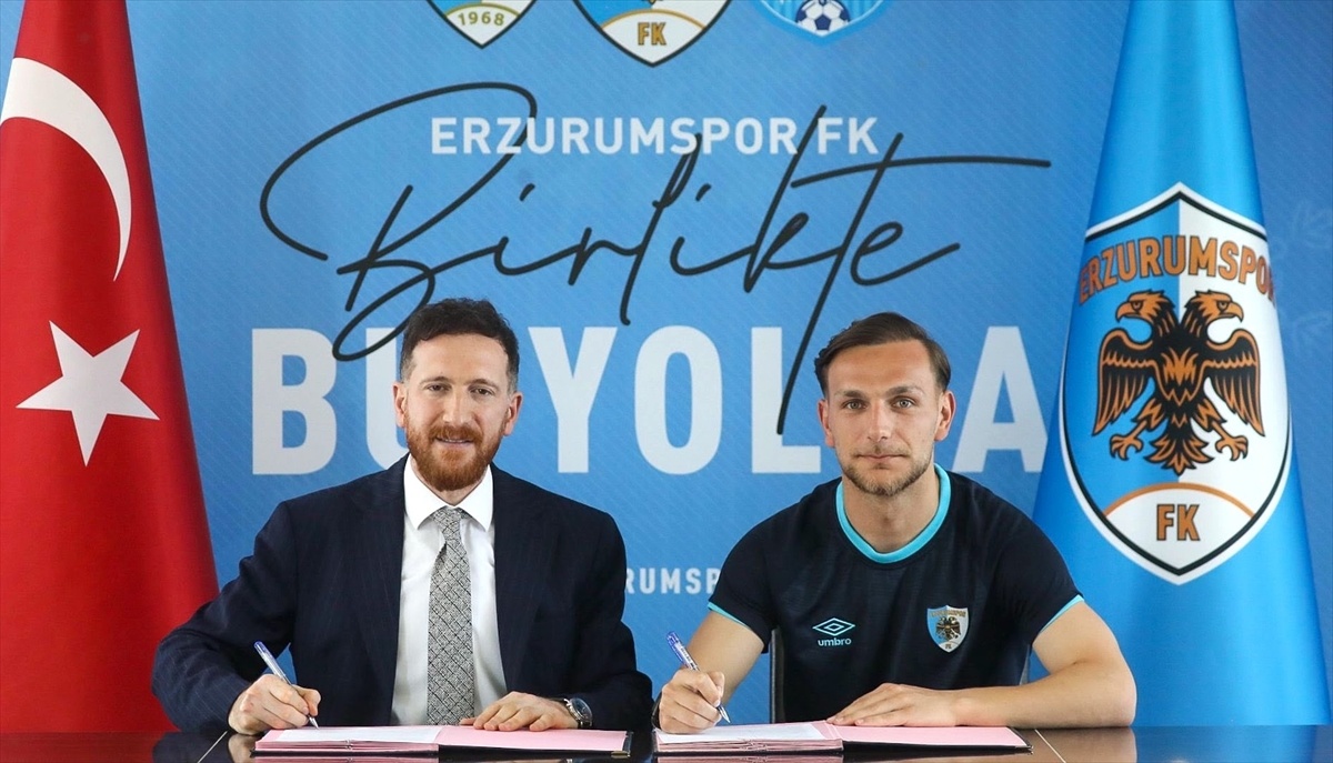 Erzurumspor FK'dan İmzalar