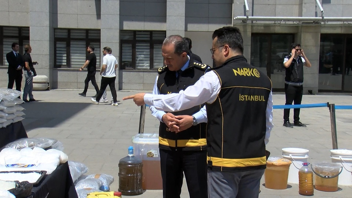 İstanbul\'da Uyuşturucu Operasyonu: 1 Ton 45 Kg Ele Geçirildi