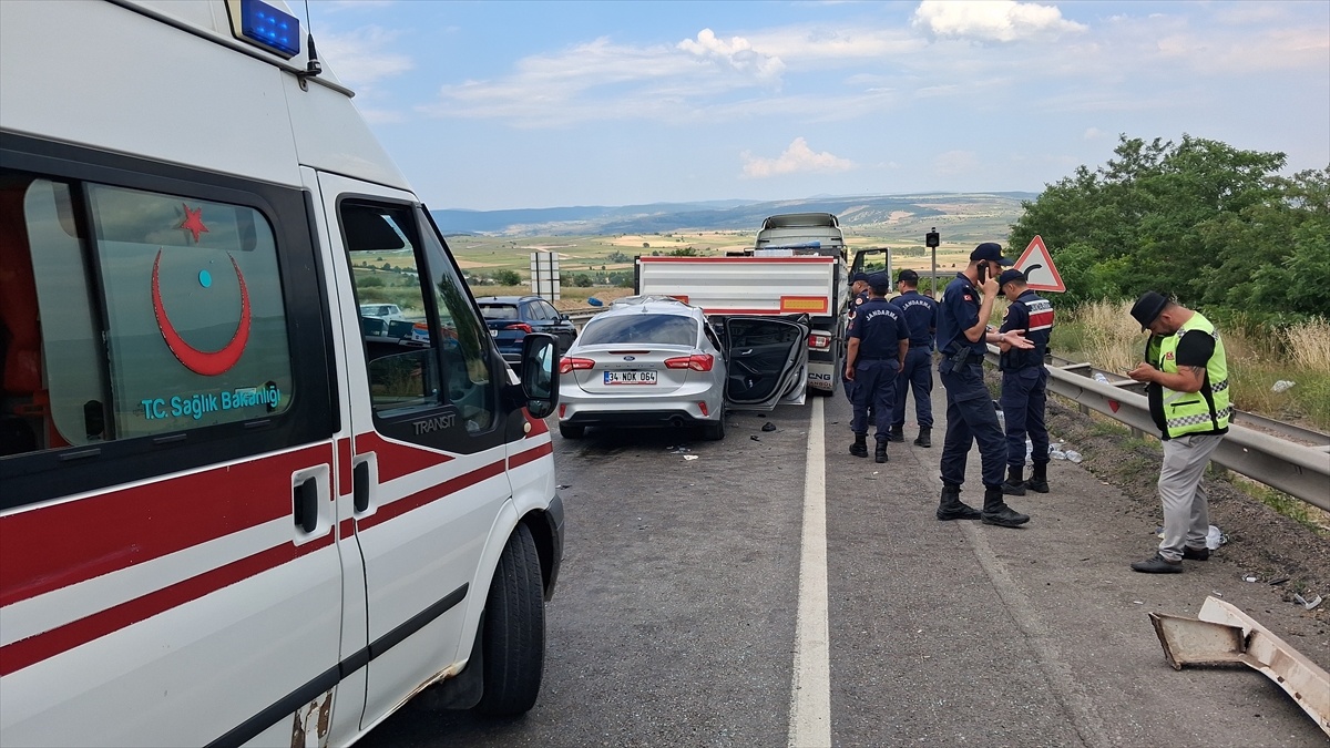 Karabük\'te Trafik Kazası: 1 Ölü, 8 Yaralı