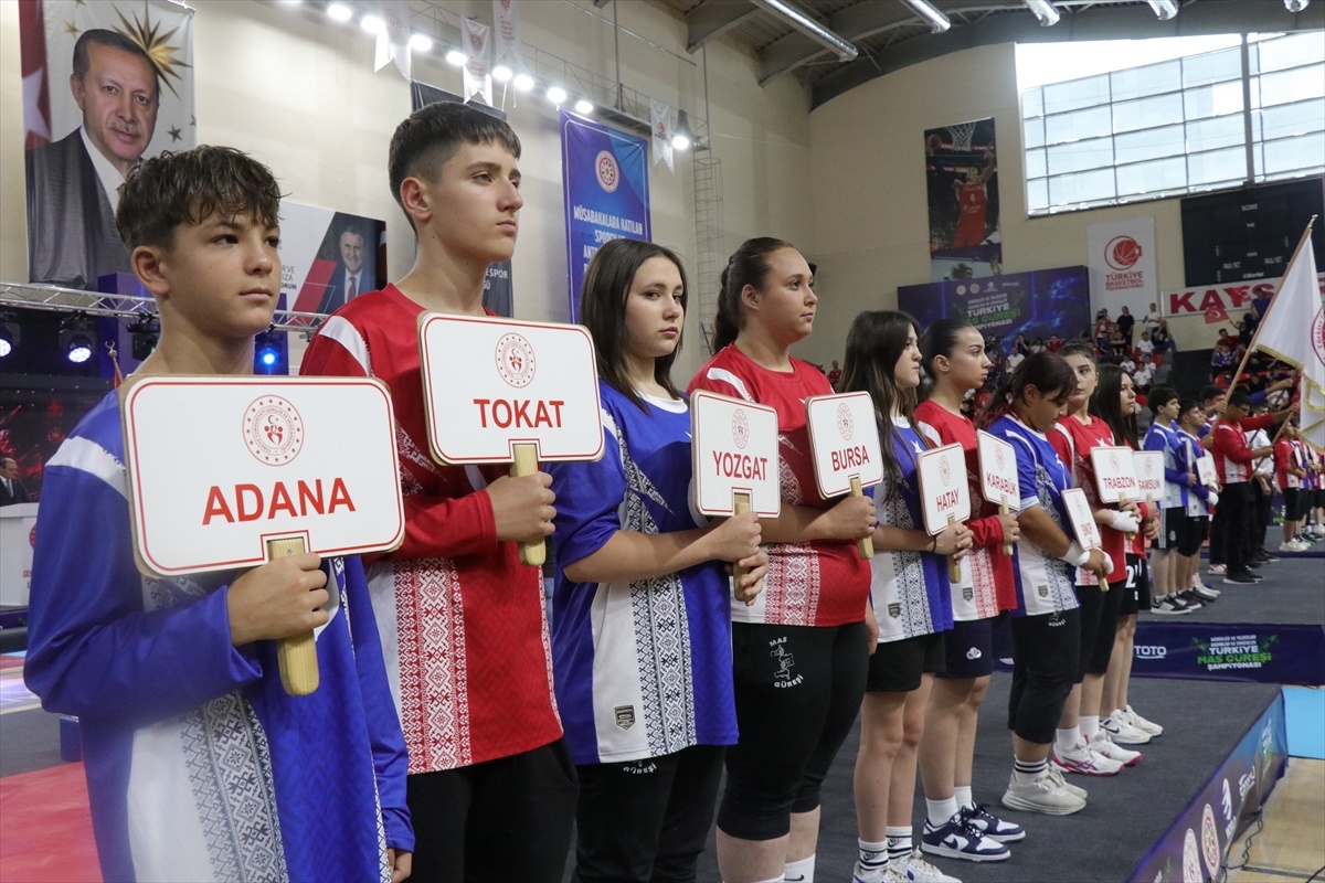 Kayseri\'de Mas Güreşi Şampiyonası Sona Erdi