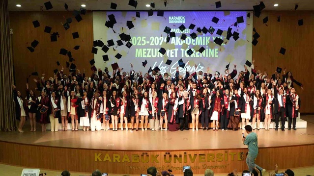 Karabük Üniversitesi’nde Mezuniyet Töreni