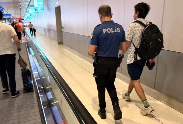 Deniz Göktaş Havalimanında Gözaltına Alındı