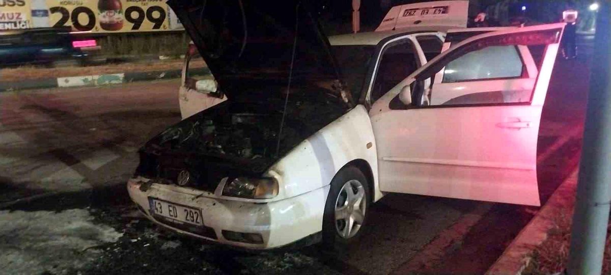 Kütahya\'da Otomobilde Yangın Çıktı