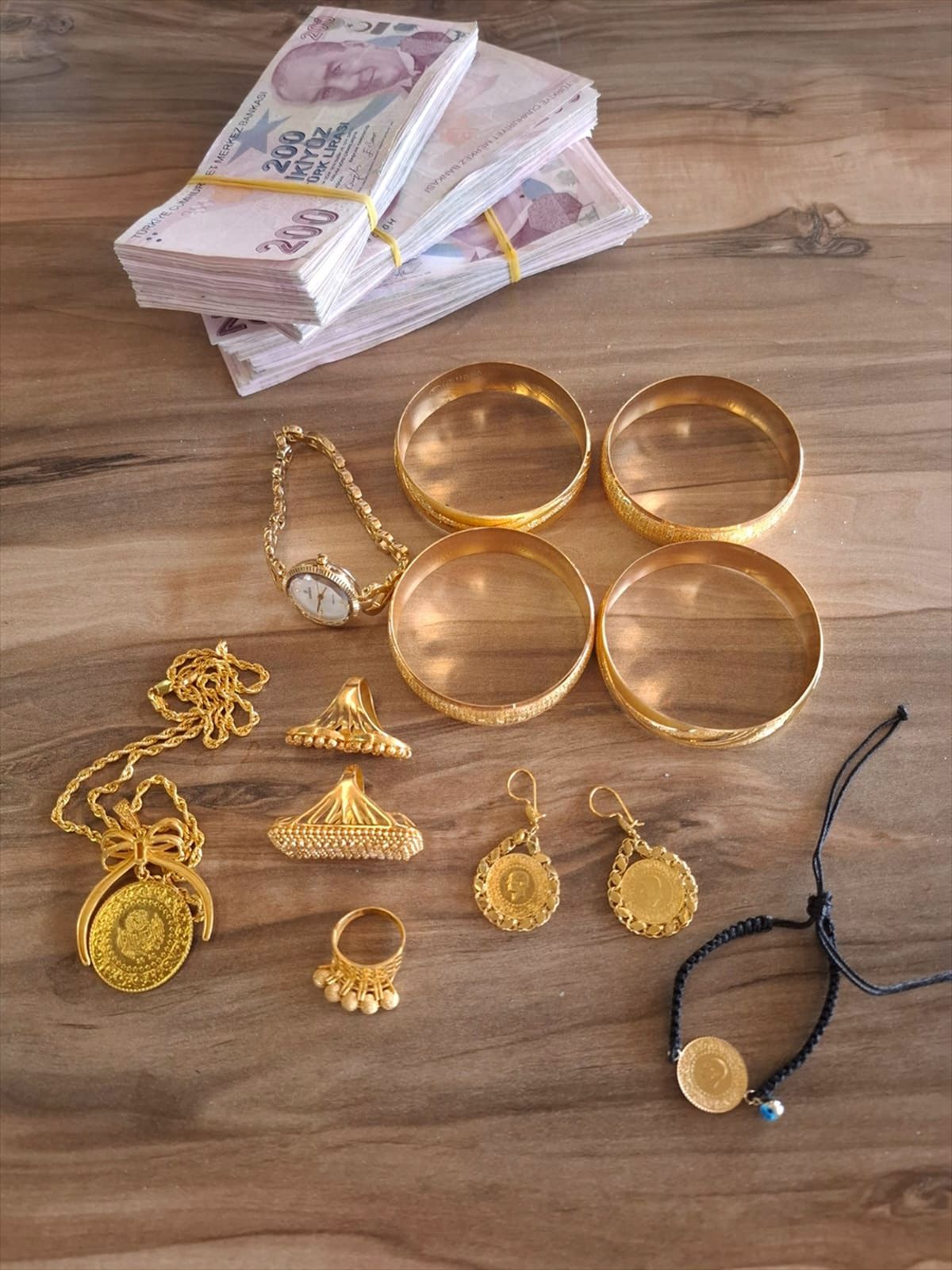Evlilik Vaadiyle Dolandırıcılar Tutuklandı