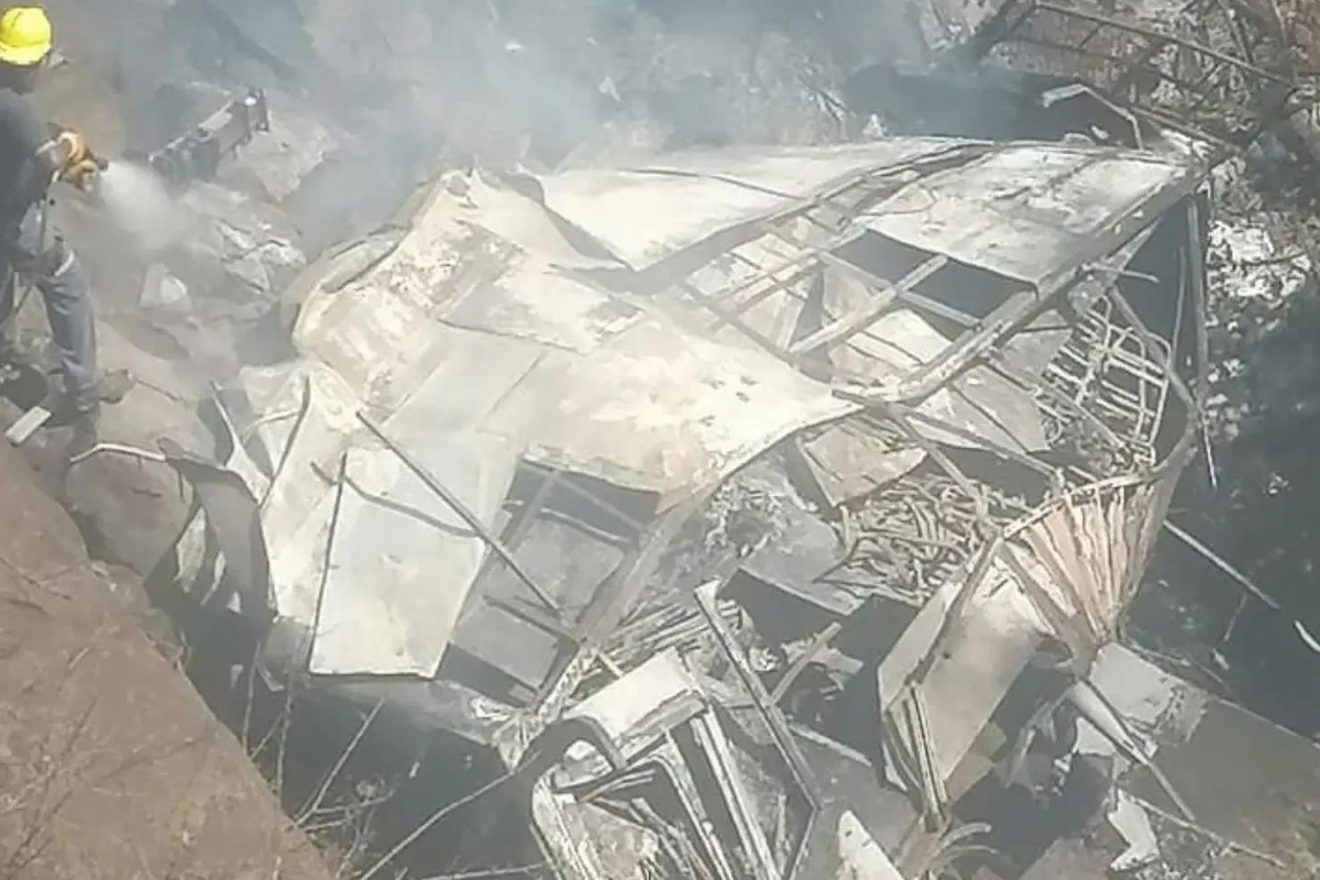 Katliam gibi kaza! En az 18 kişi hayatını kaybetti, çok sayıda yaralı var