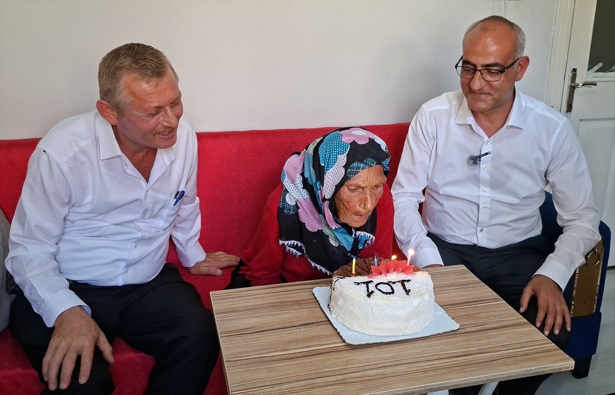 101 Yaşına Özel Sürpriz Doğum Günü