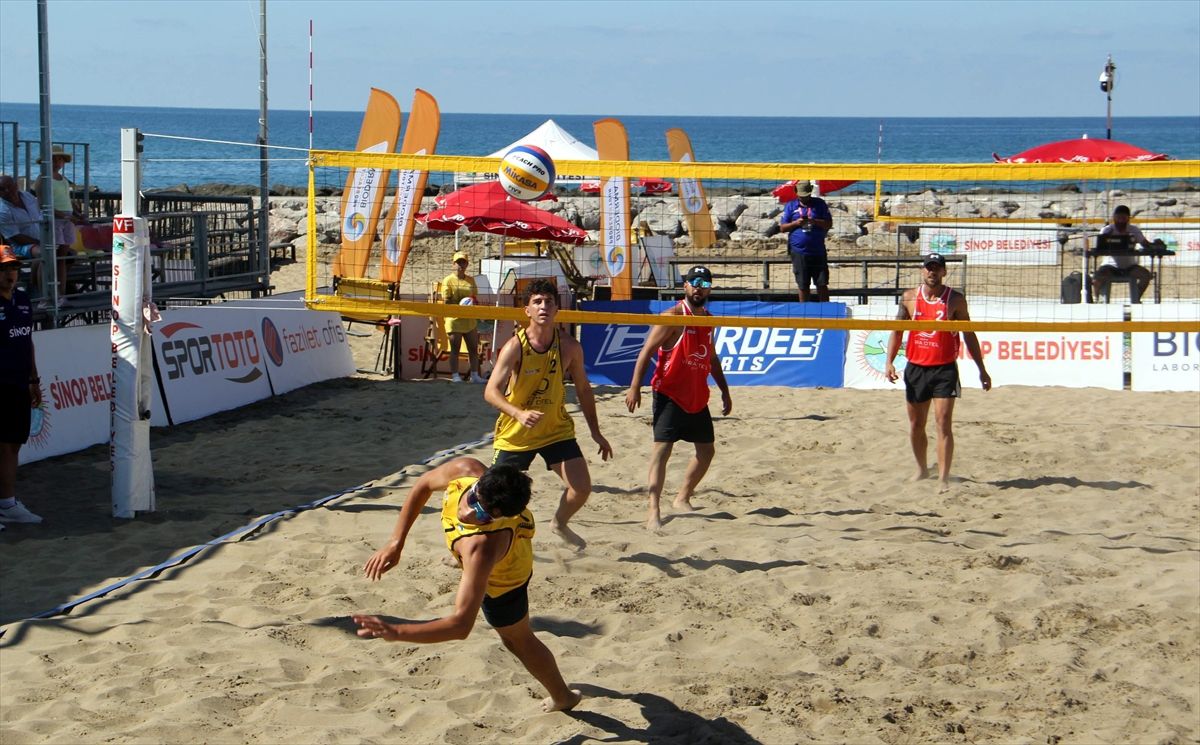 Sinop\'ta Uluslararası Voleybol Turnuvası Başladı