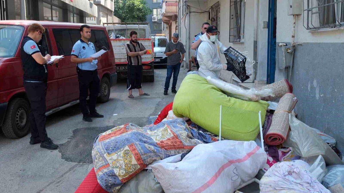 Yıldırım\'da çöp ev temizlendi, 5 ton çöp çıktı