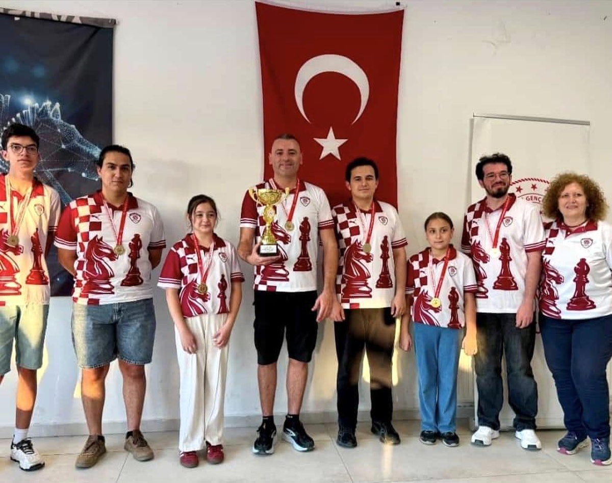 Yunusemre Belediyespor satrançta Manisa şampiyonu