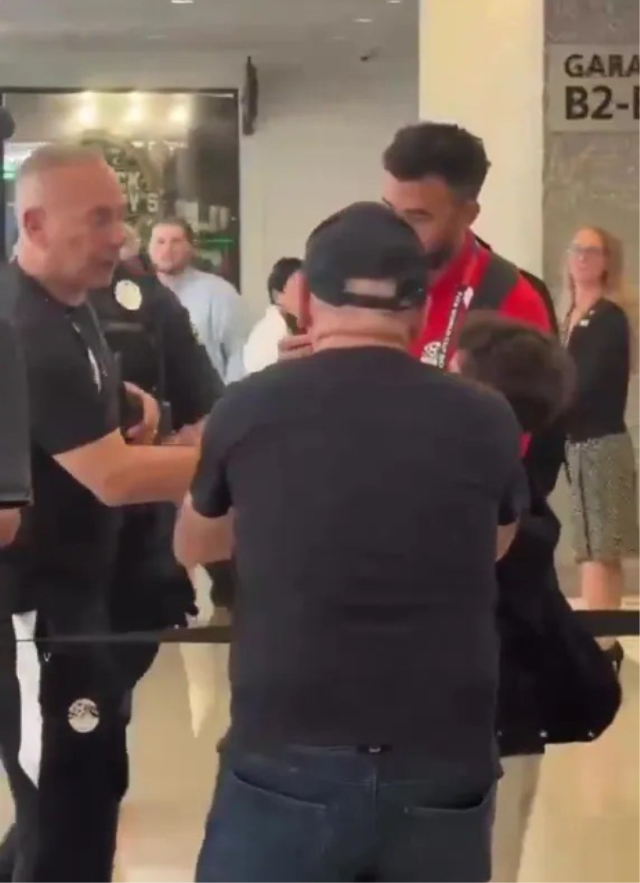 Dünya Kupası'nda polis terörü! Abd polisi Mısır efsanesini darbetti!