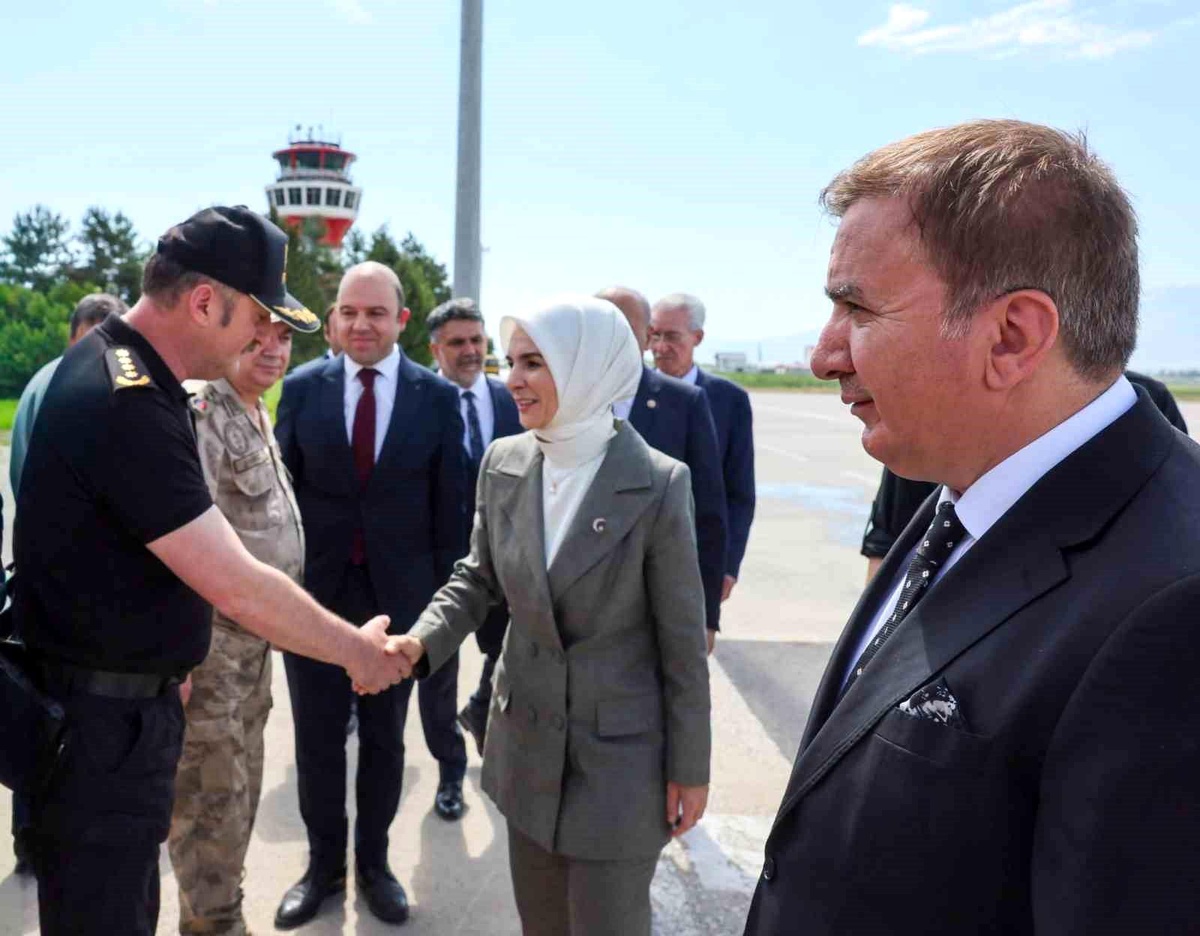 Aile ve Sosyal Hizmetler Bakanı Göktaş Erzincan\'da