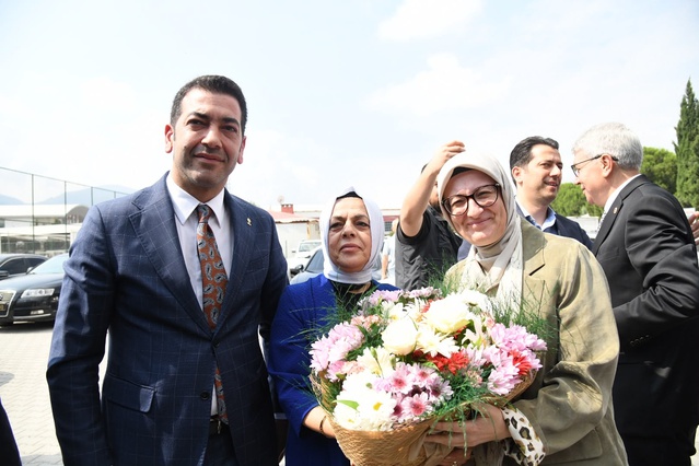Uygur: Türkiye bölgede güçlü aktör