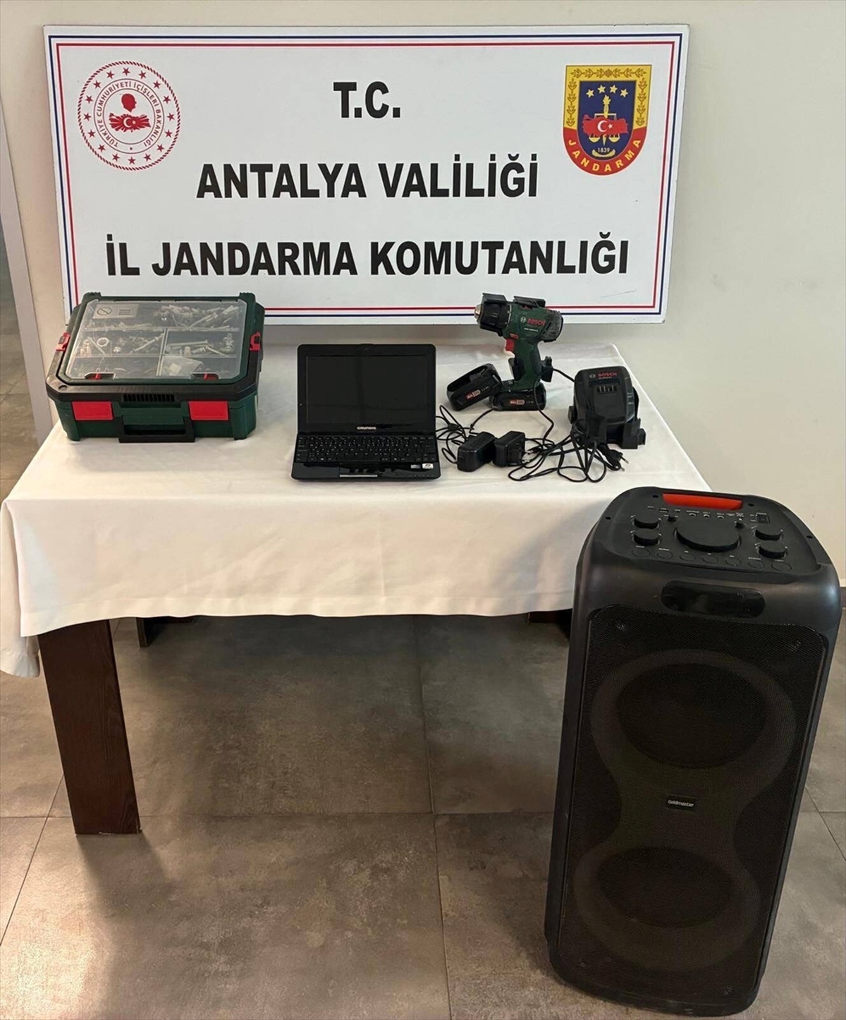 Döşemealtı\'nda Hırsızlık Zanlısı Tutuklandı