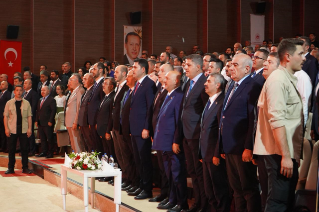 Bakan Kurum: Adıyaman yıkıldığı yerden yeniden doğruluyor