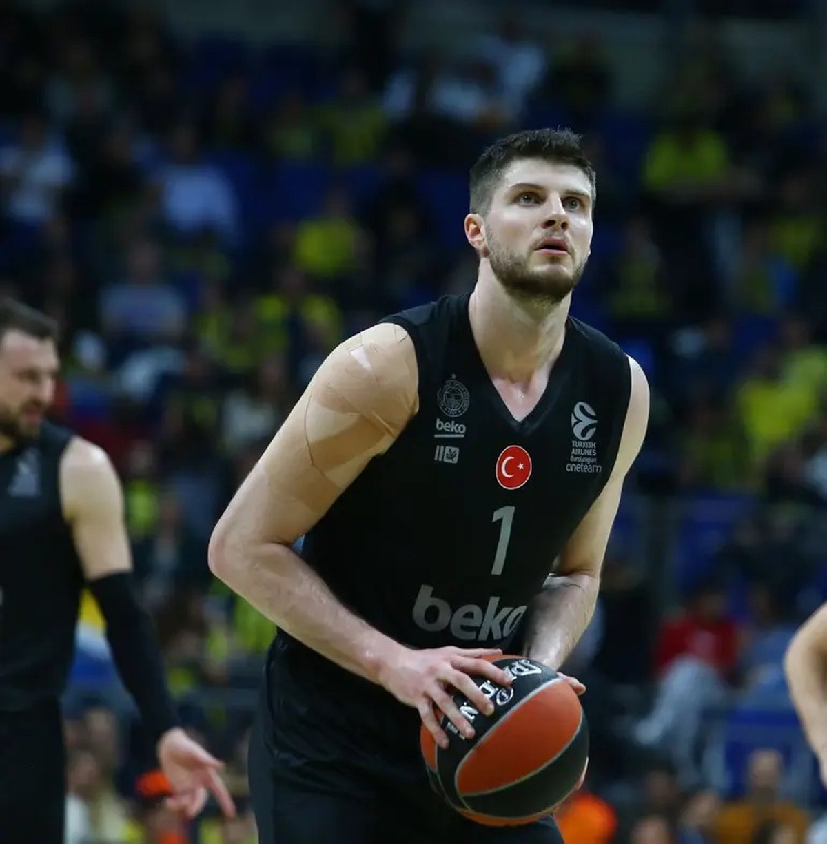 Beşiktaş Metecan Birsen\'i Transfer Etti