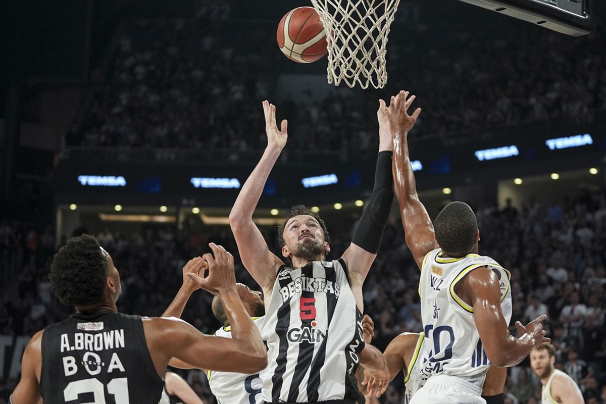Beşiktaş\'tan Sertaç Şanlı\'ya veda: Fenerbahçe\'ye geri dönüyor