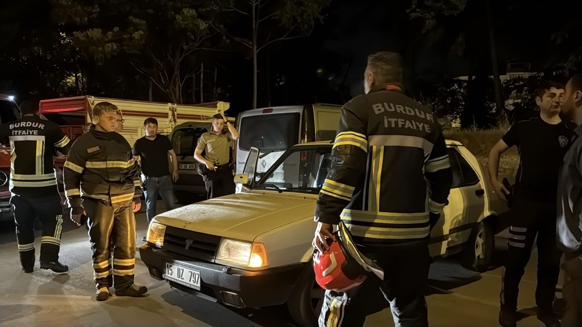 Burdur\'da Genç Araçta Hayatını Kaybetti