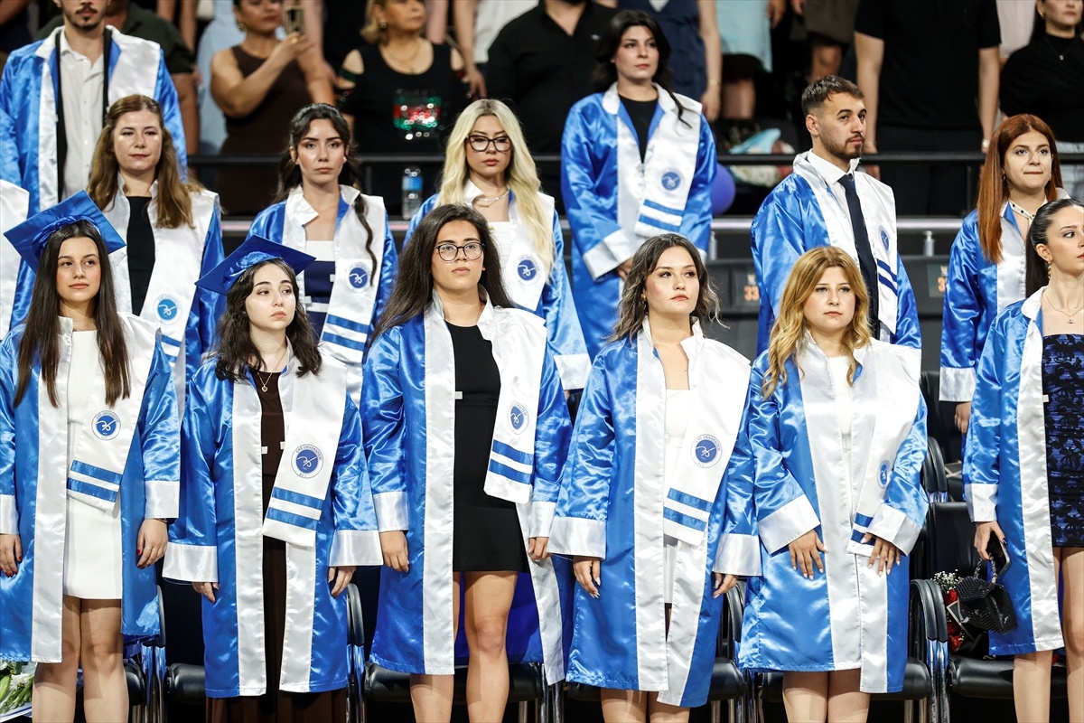 Çağ Üniversitesi Mezuniyet Töreni Yapıldı