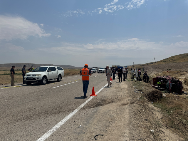 Çankırı'da hafif ticari araç ile otomobil çarpıştı: 3 kişi öldü, 4 kişi yaralandı