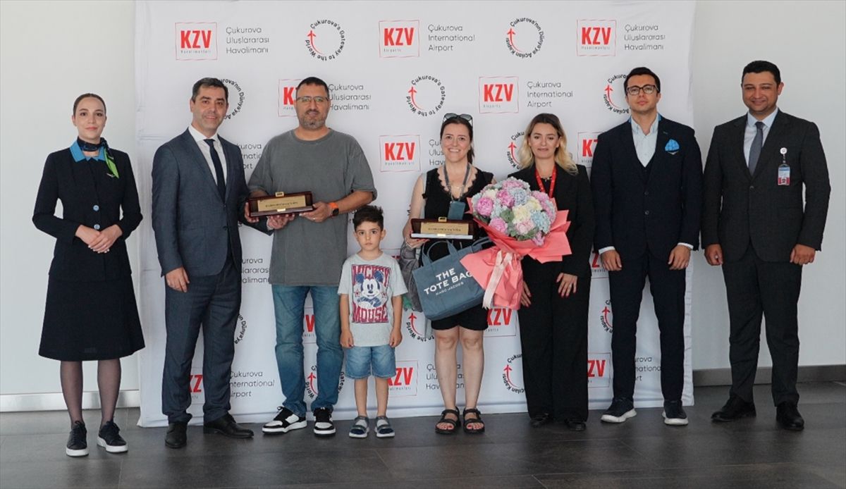 Mersin Havalimanı\'nda 10 Milyonuncu Yolcuya Sürpriz