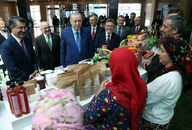 Cumhurbaşkanı Erdoğan: Kadın ve genç çiftçi kredi limitini 5 milyon liraya çıkarıyoruz