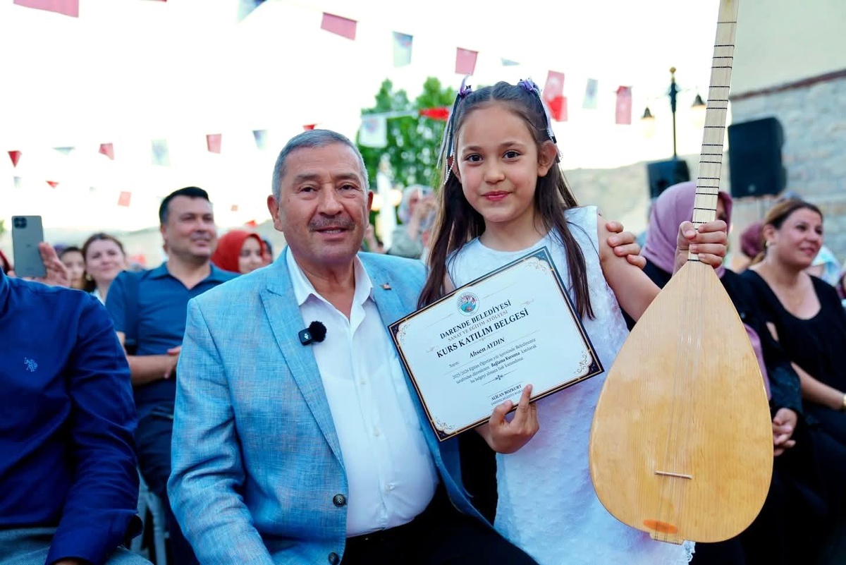 Darende Belediyesi Sanat ve Eğitim Atölyesi\'nde dönem sonu heyecanı