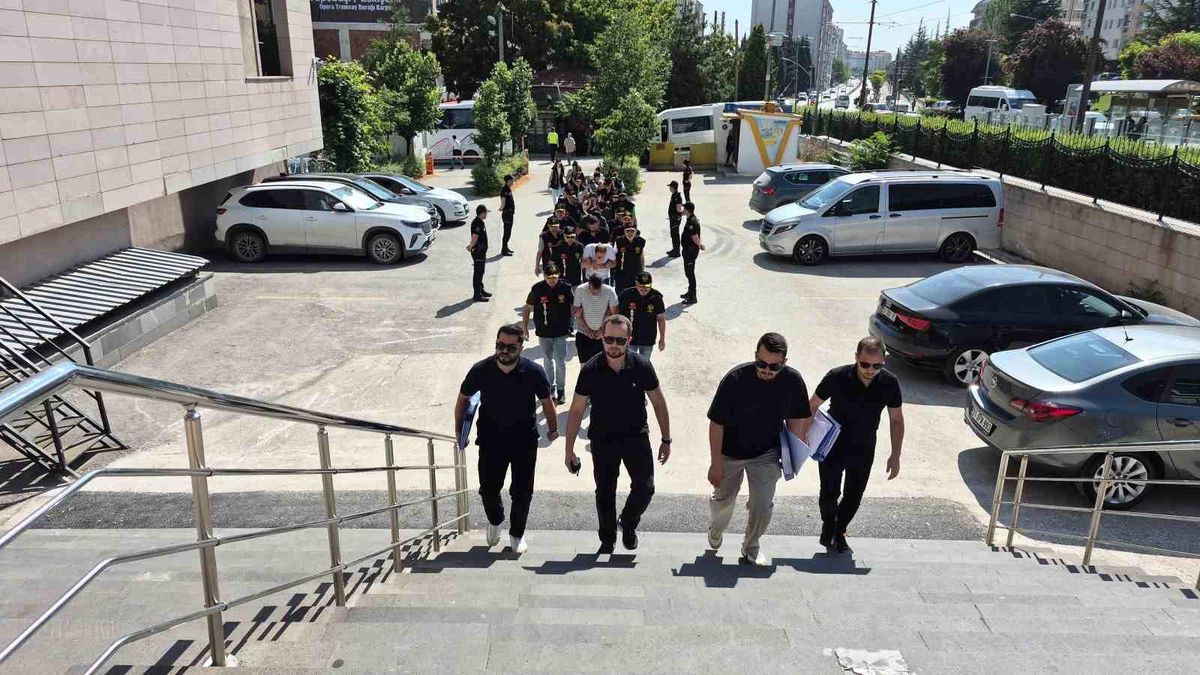 Eskişehir\'de Dolandırıcılık Operasyonu: 12 Gözaltı