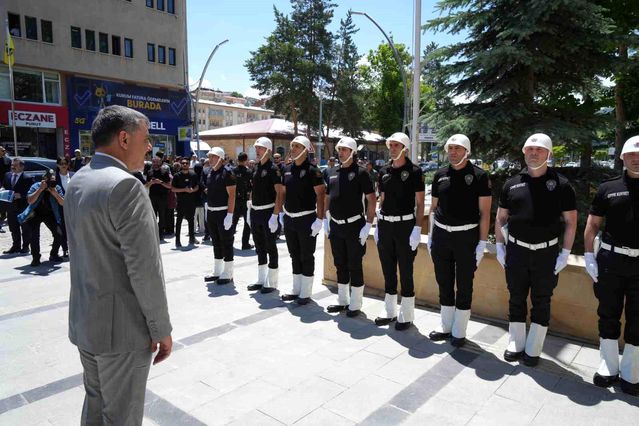Bakan Çiftçi Bayburt’ta Esnafla Buluştu