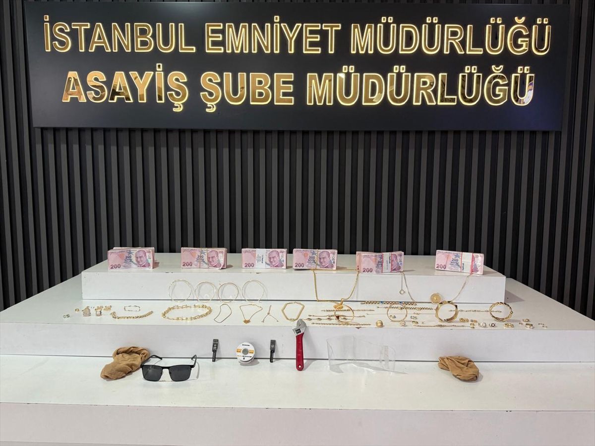 İstanbul\'da Hırsızlık Operasyonu: 3 Şüpheli Yakalandı
