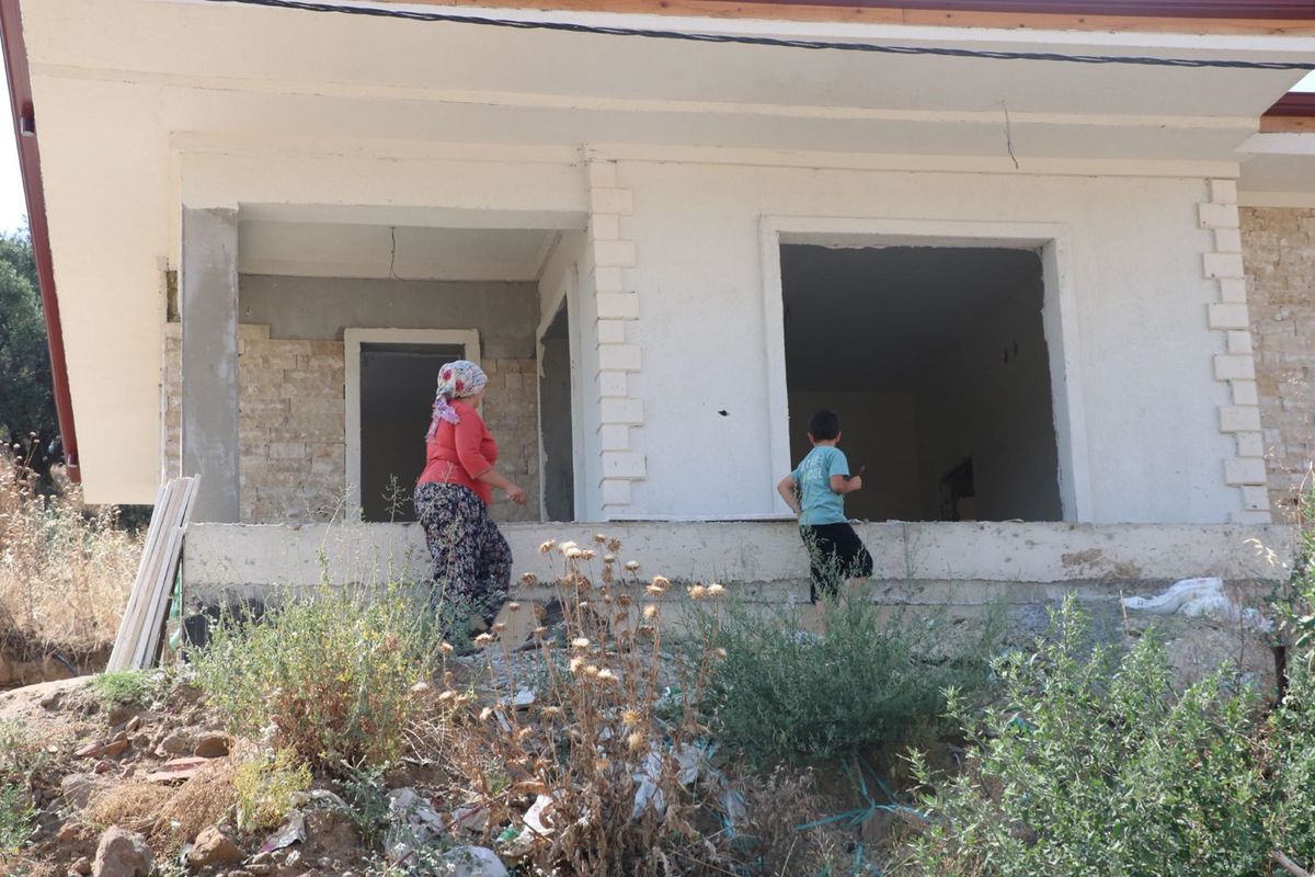 Yeni Konutlar Yangınzedelere Teslim Ediliyor