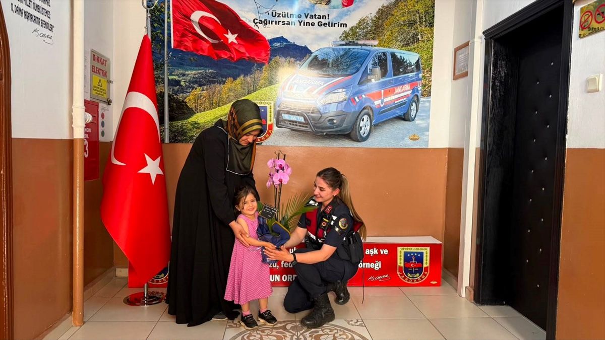 Aybüke İnce Jandarma ile Buluştu