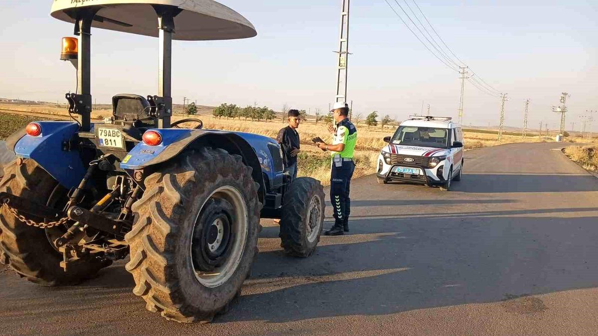 Kilis\'te Tarım Araçlarına Trafik Denetimi