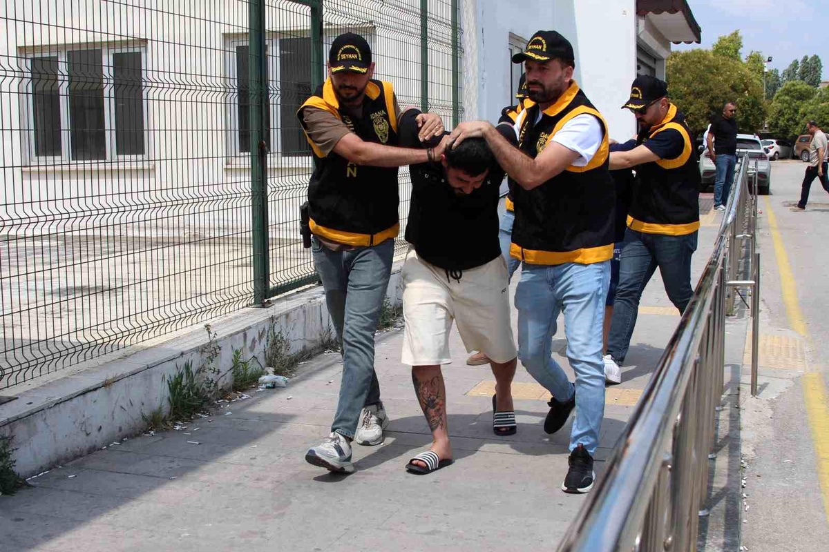 Adana\'da Komşusuna Ateş Açan Şüpheli Yakalandı